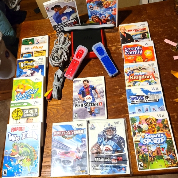 Nintendo Wii Mini console with all original accessories & 15 Games - Picture 3 of 12
